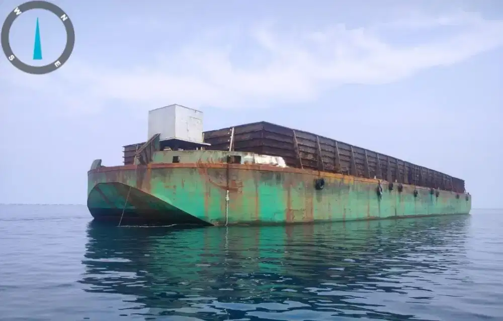 Di jual tongkang only 300 feet tahun 2013