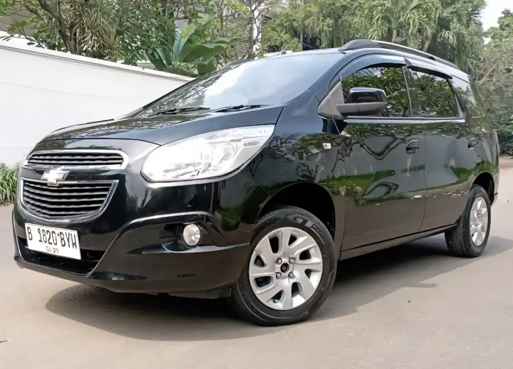 Chevrolet Spin 1.5 LTZ AT 2013 Hitam Istimewa Sekali Sgt Terawat Skli
