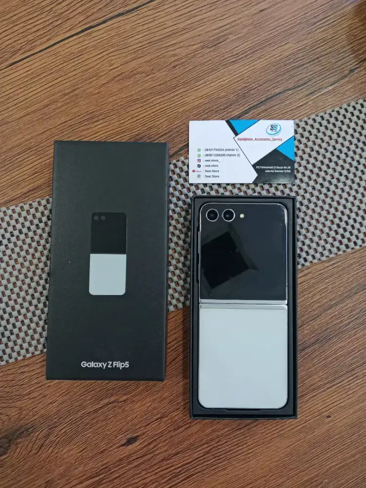 Samsung z flip 5 8/256gb jual cepet aja !!
