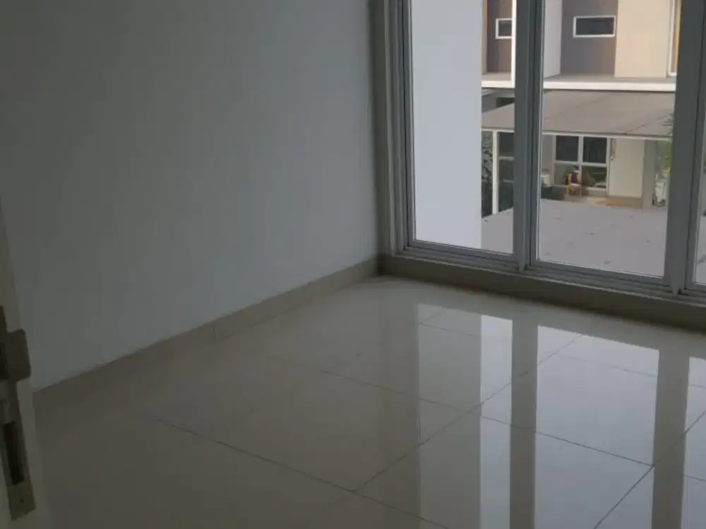Disewakan 2 Lantai Siap Huni di Cluster Yarra JGC, Jakarta Timur
