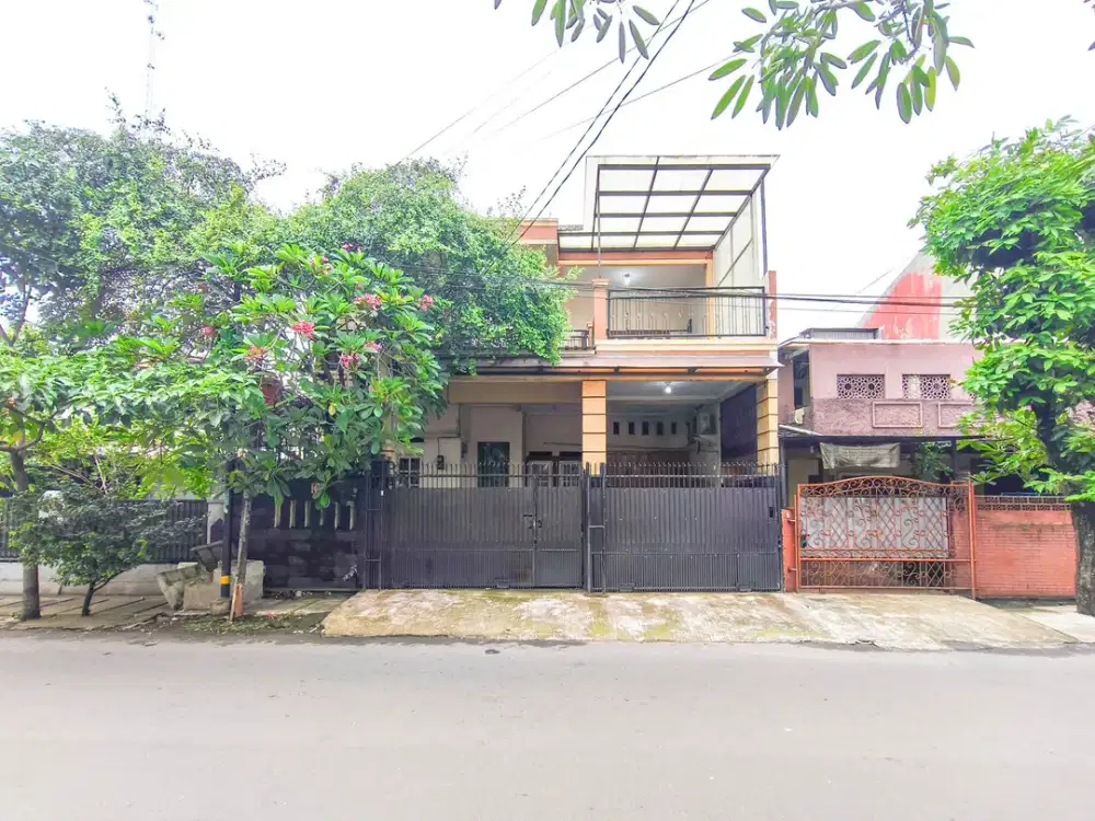 Rumah LT 161 Asri 15 Menit ke Pintu Tol Ciledug 4 Hadap Timur J-34781