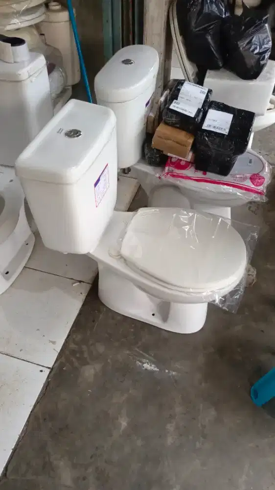 Kloset duduk american standar siap pakai