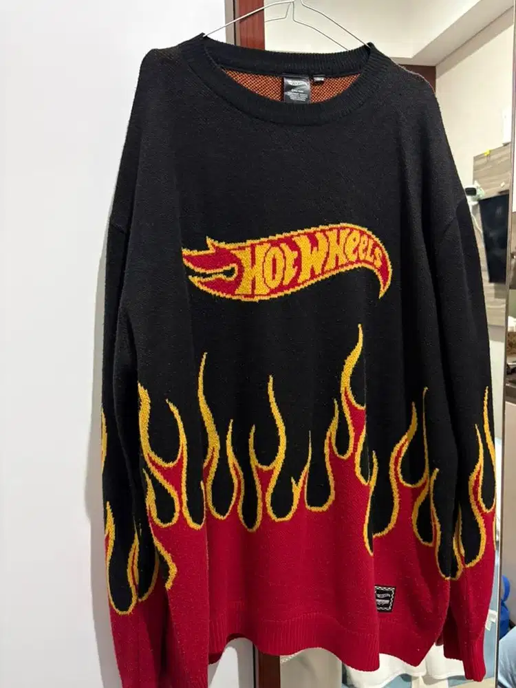 rawtyperiot X Hotwhells Crewneck