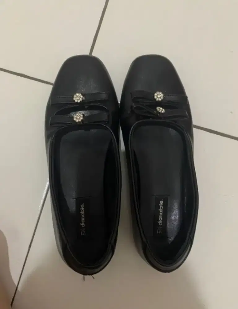 flatshoes hitam dianable