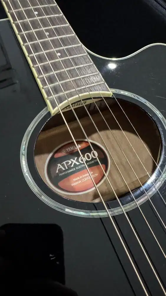 Gitar Yamaha APX 600