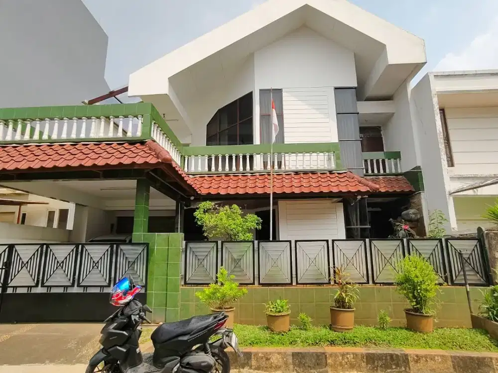 Rumah 2 Lantai di Intercon Kebon Jeruk
