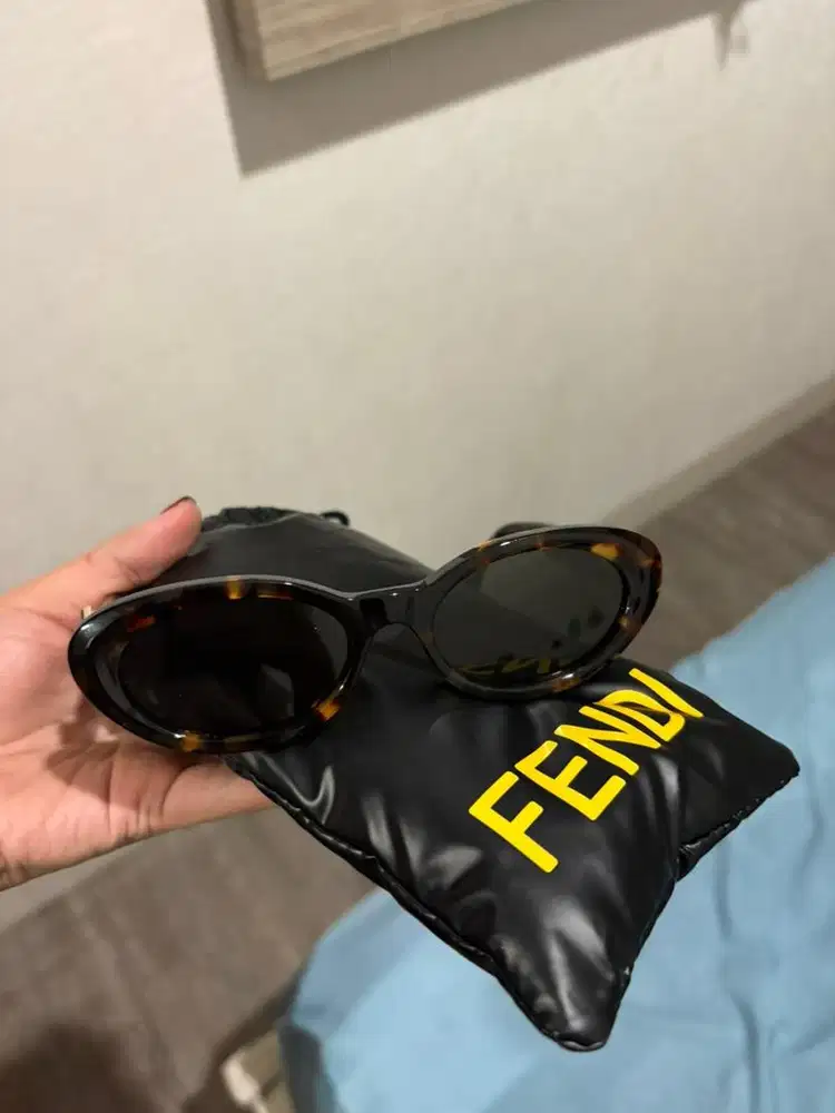 FENDI FF Diamonds oval sunglasses