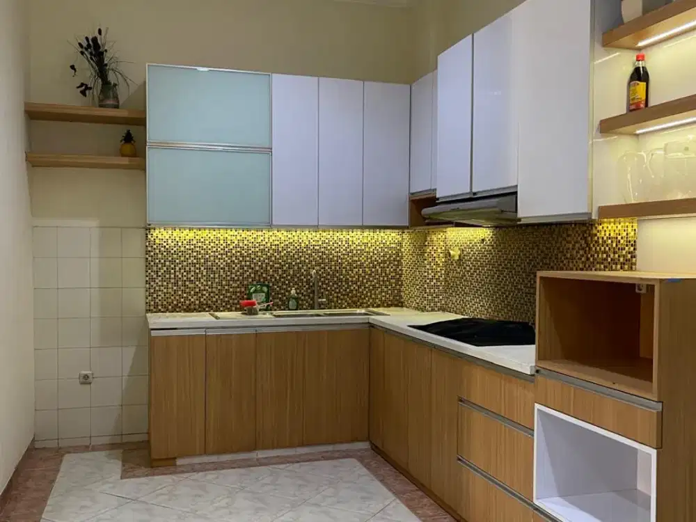 JUAL RUMAH 2 LANTAI TAMAN SURYA 3 JAKARTA BARAT