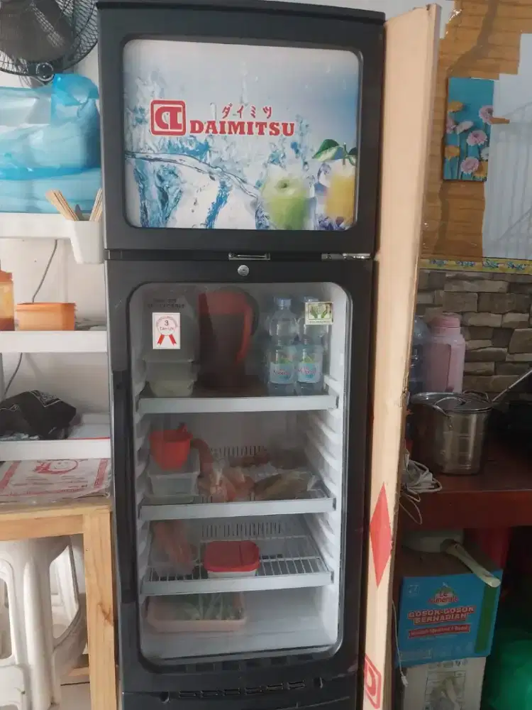 Showcase + freezer daimitsu