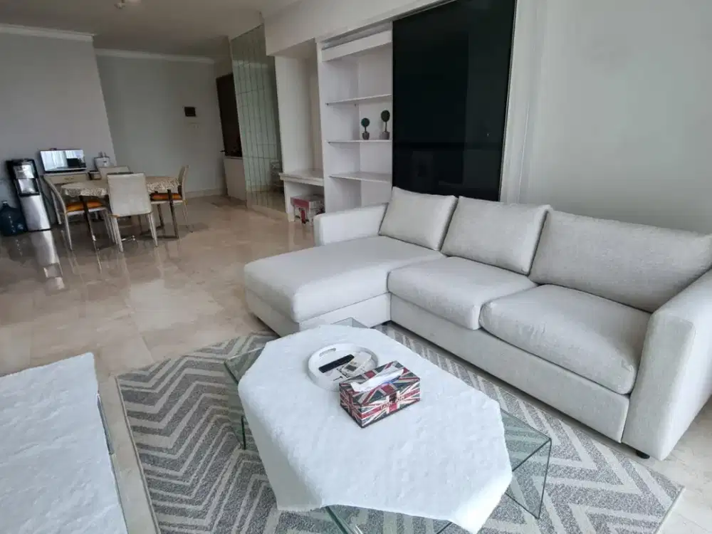 Sewa Apartemen Residence 8 Senopati - 1 BR , Luas 102 m2, Full Furnished, Murah