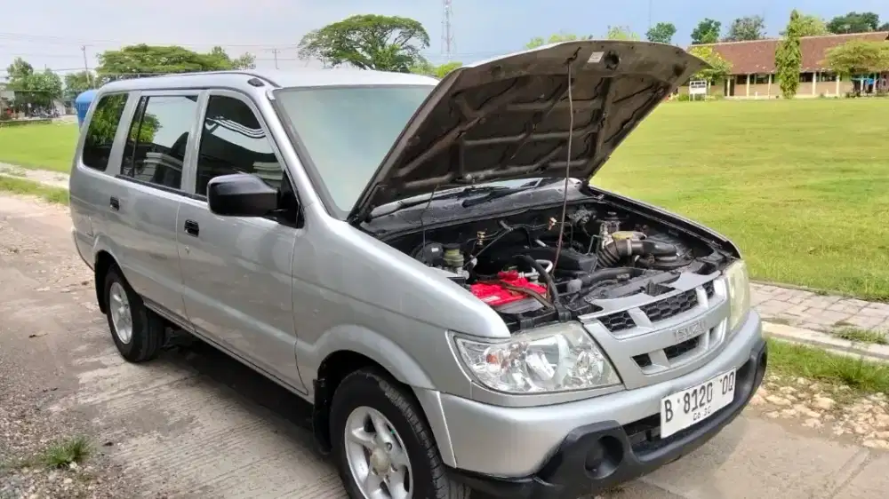 Isuzu panther LM 2005