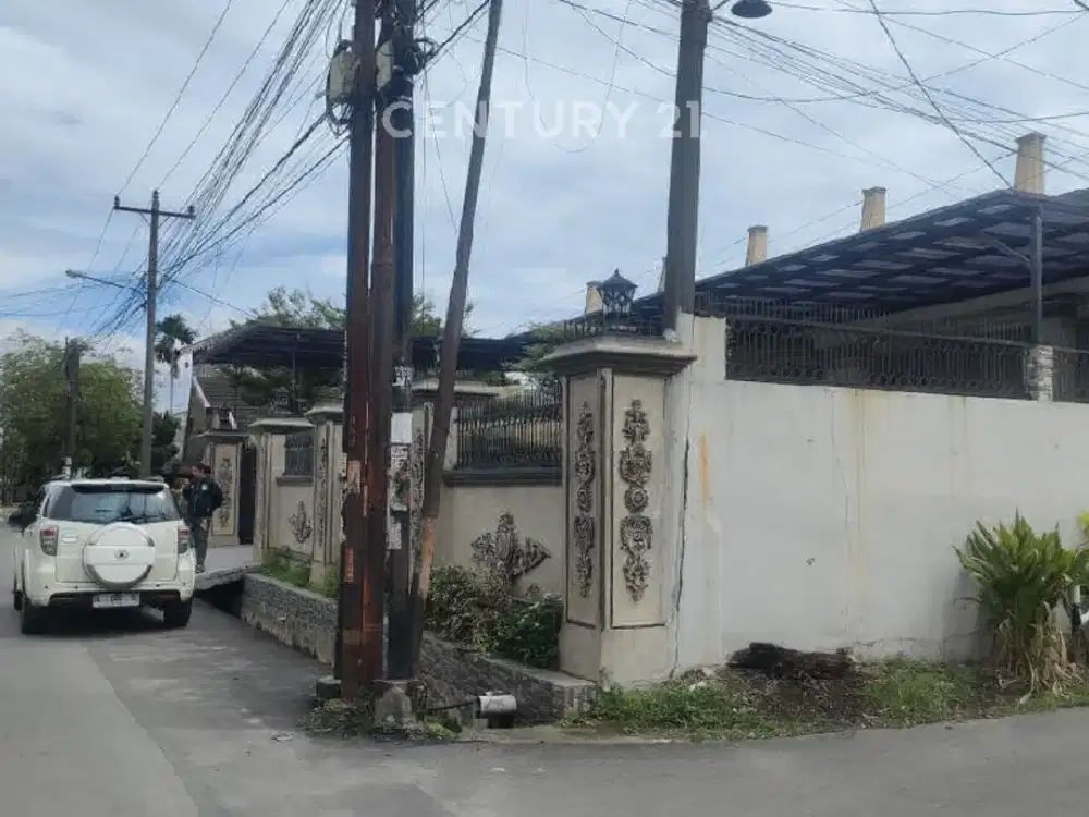 RUMAH MEWAH POSISI HOEK AREA PADANG BULAN SELAYANG, MEDAN