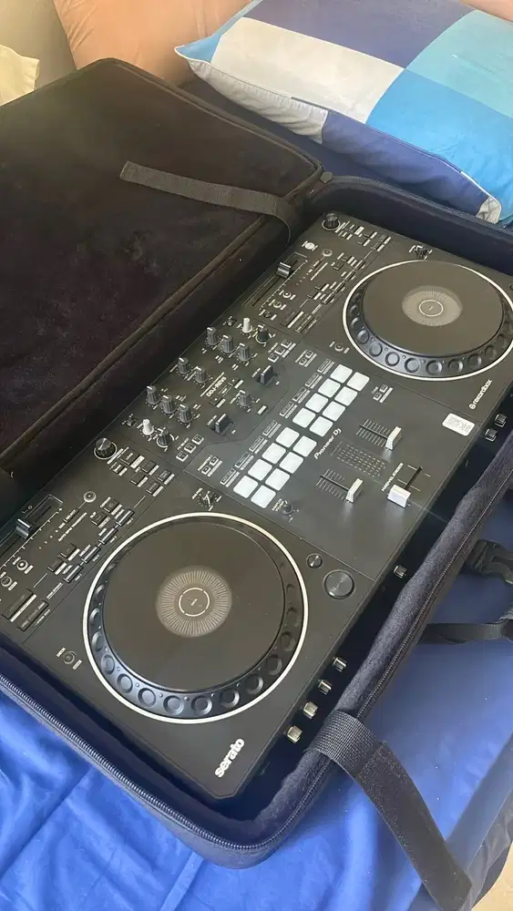 Pioneer DDJ-REV5 DJ Controller Mulus Baru Dipakai Sekali