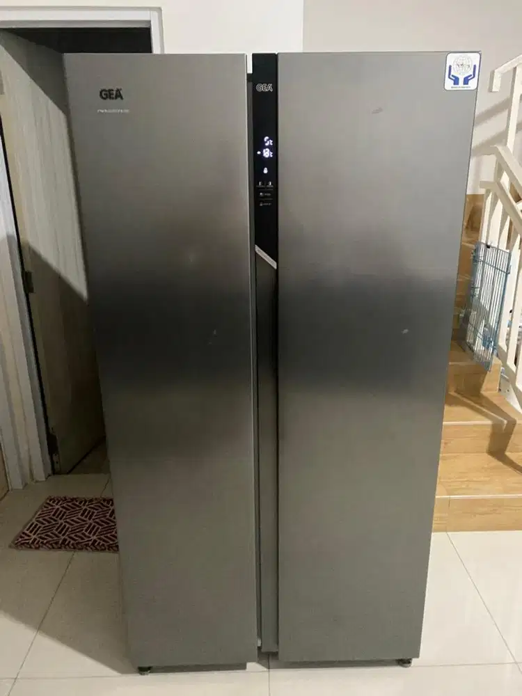 Kulkas 2 pintu Gea 2D 563R