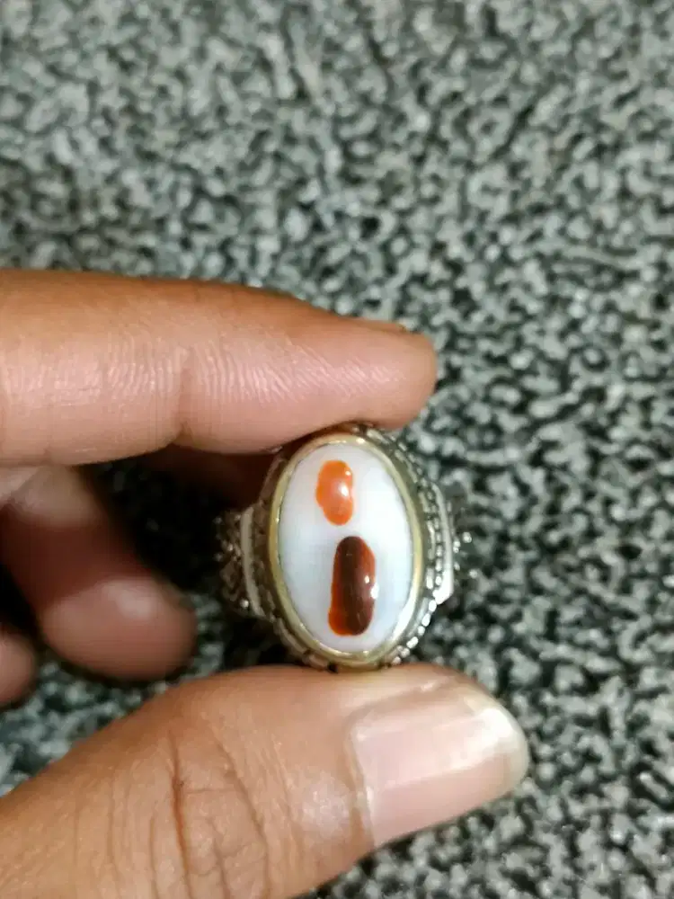 Batu akik natural motif huruf i