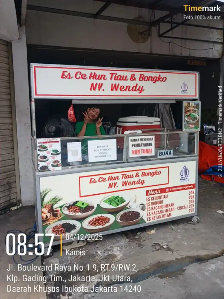 DI CARI SEGERA KASIR DAN WAITERS ES CE HUN TIAU NY.WENDY