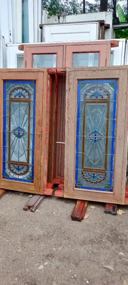 Jendela kaca patri type buka 70x150