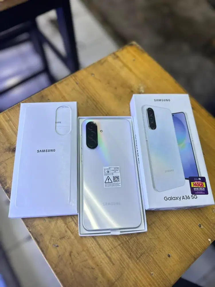 Samsung A36 5G Like New Include adaptor