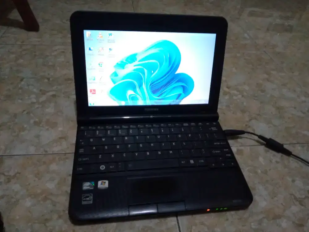 Notebook 10inch Atom Dualcore Murah aja Cuma 600rb Lumayan Buat K