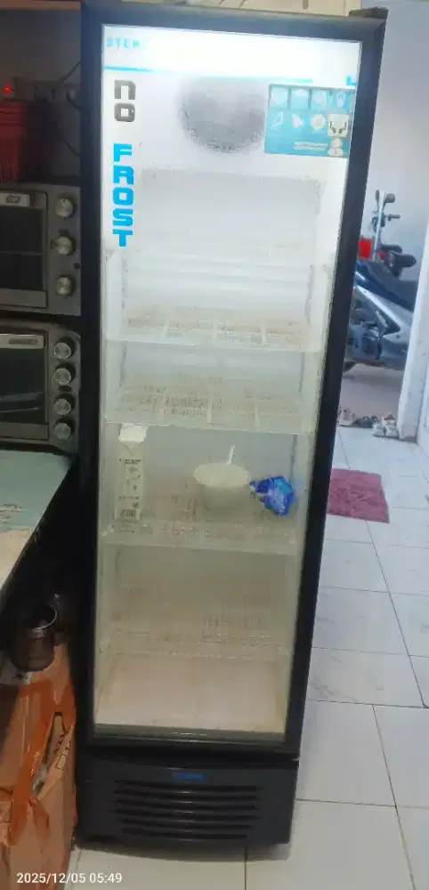 Showcase steko jumbo 2,2 meter termurah