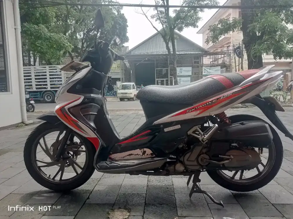 SKYWAVE 125 putih