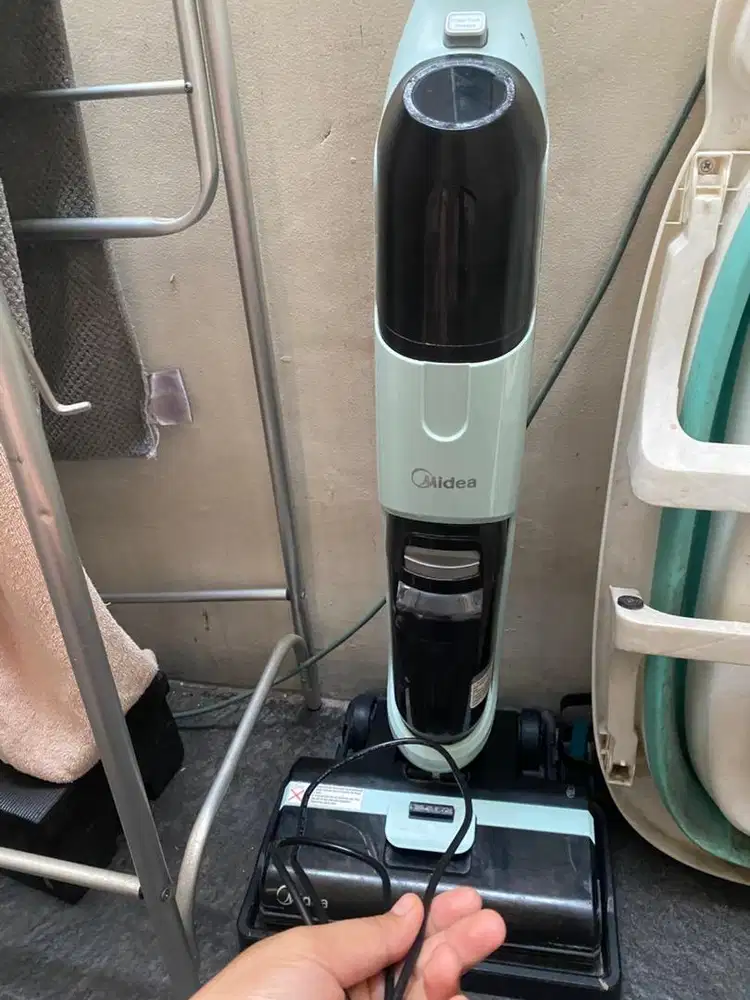 Dijual vacum cleaner midea x 6