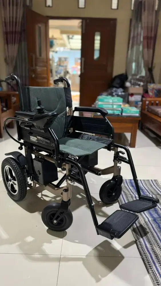 Kursi Roda Elektrik