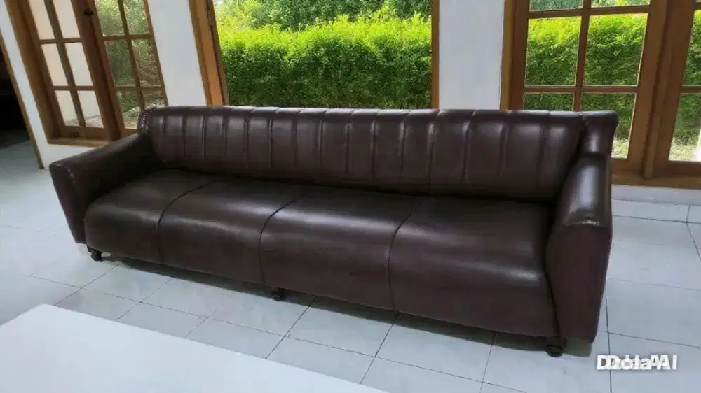 sofa panjang kondisi bagus