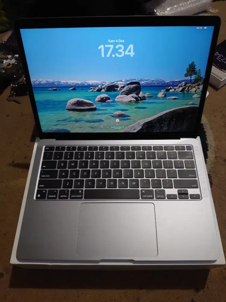 Macbook air m1 8/256 garansi resmi