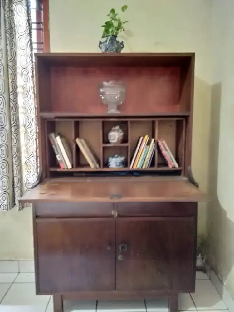 Jual cepat meja tutup (nett), baca detail deskripsinya.