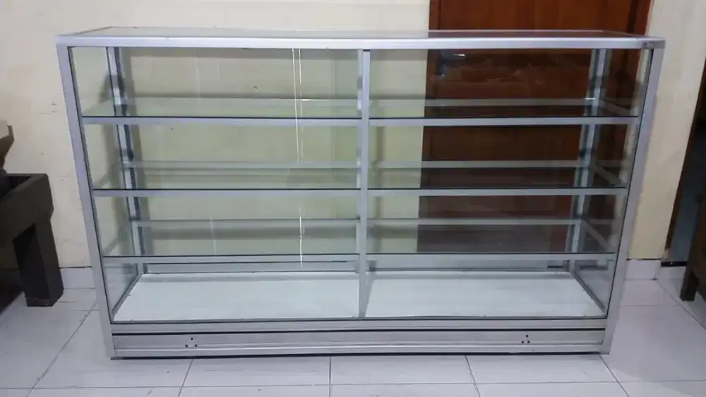 Dicari etalase bekas segala kondisi