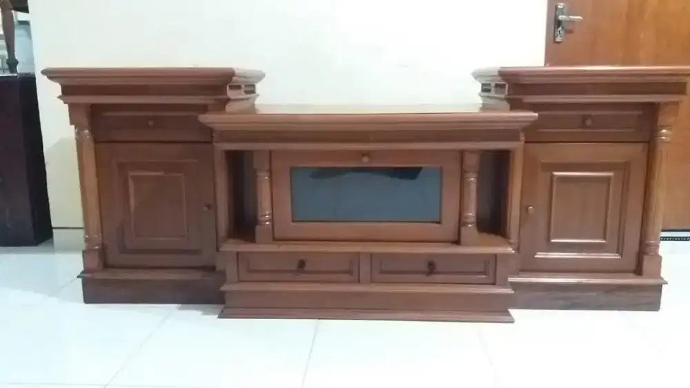 Dicari meja bufet TV bekas anda