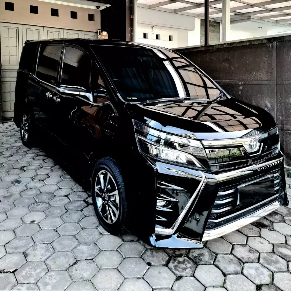 ANTIK MURAH, Like New !!Toyota Voxy 2019 Bensin