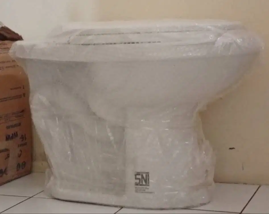 Jual WC duduk merk Volk Seperti Baru