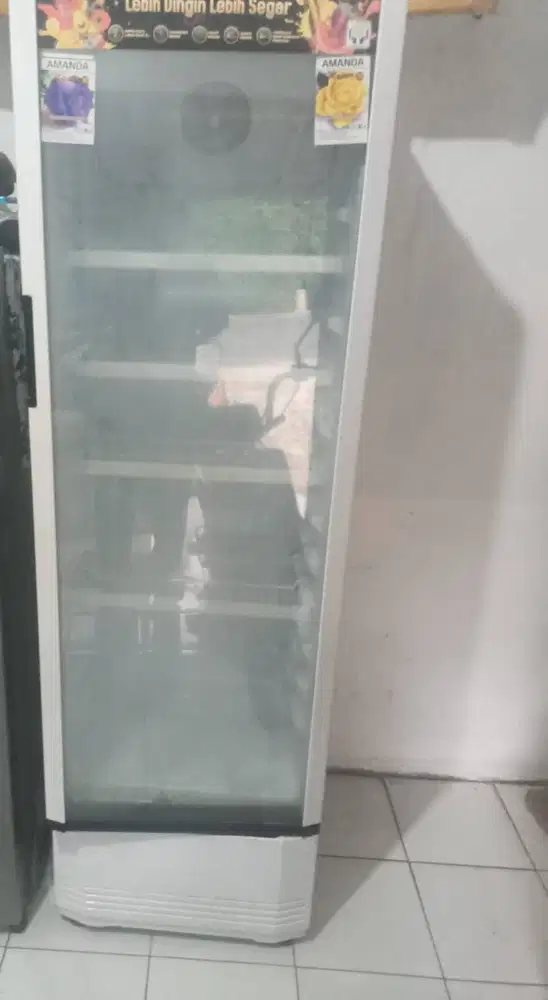 Di jual freezer ukuran zumbo merek Politron pemakaian 1 bulan