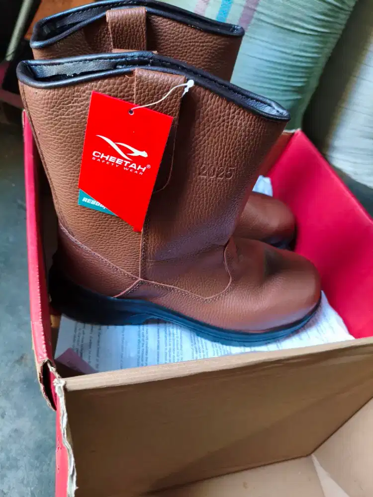 Sepatu Safety Cheetah Ukuran 43