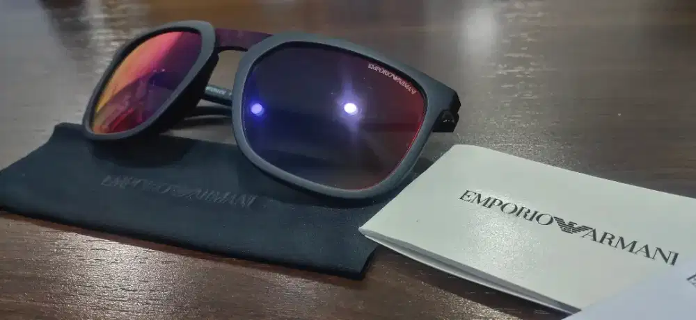 Kaca mata Emporio Armani