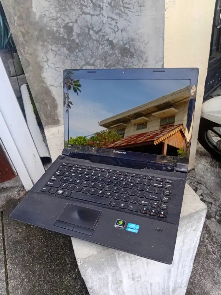 Laptop Lenovo core i3