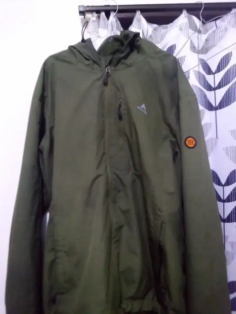 Jaket Eiger dan sepatu consina
