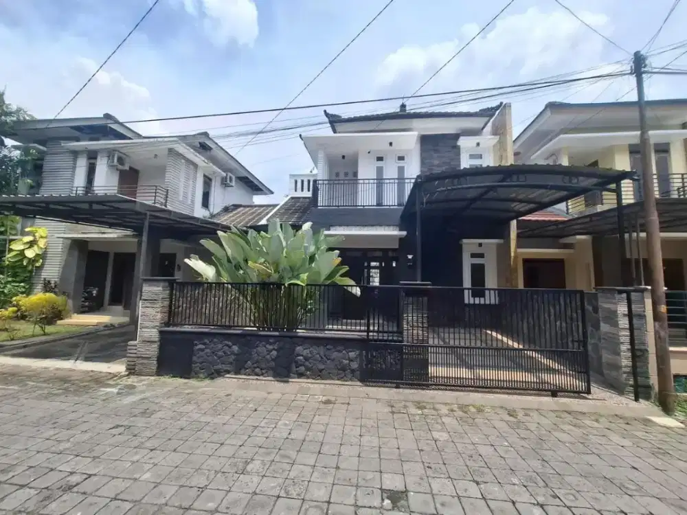 Dijual Rumah Bagus Siap Huni lokasi dkt Luwes Gentan, Pajang Solo.