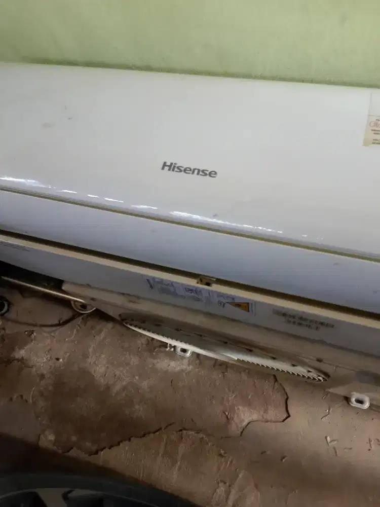 AC Hisense Bekas ½ PK beli 3jt komplit selang breket pakai 9bln