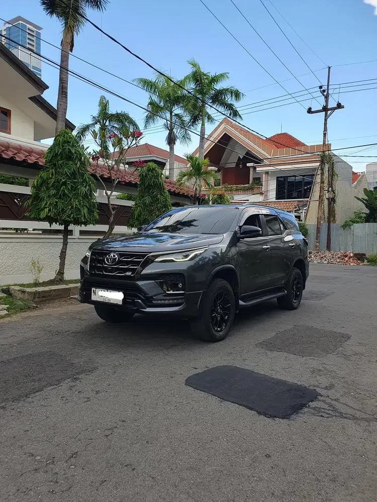 Fortuner 2023 Akhir 2.8 GR Sport Matic Km 48rb Warna Abu Tua Full Ori