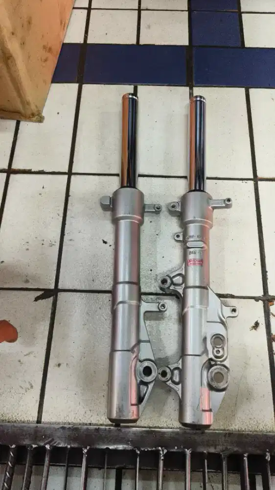 Shock depan ADV, Vario, Vario 160 , Velk