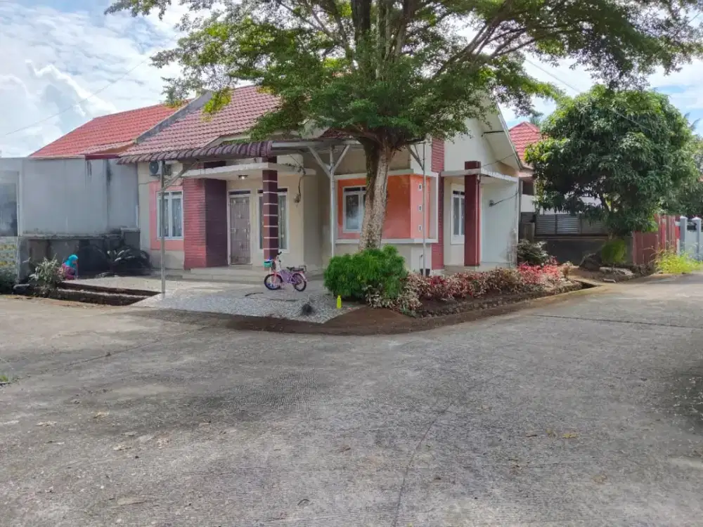 Rumah alam pedesaan, full furnish. 1Lt, 3KT, 2KM, r tamu, dpr, carport