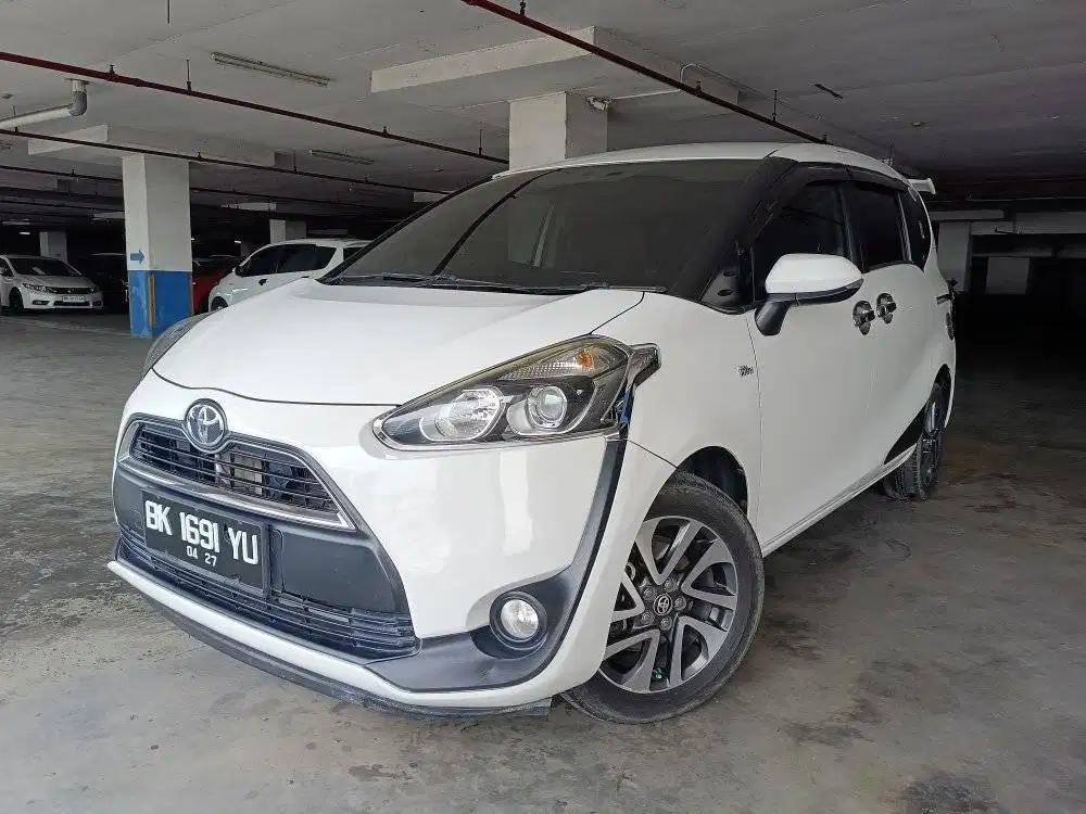Toyota Sienta 1.5 V manual 2017 bisa bantu kredit
