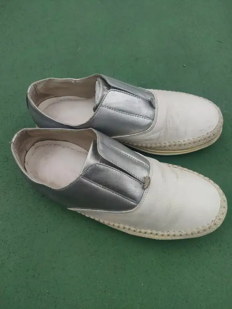 Sepatu Flat  slip on Tod's