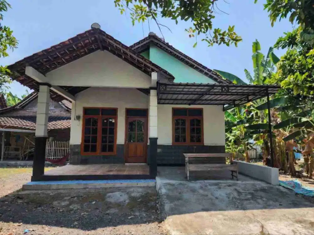 Rumah Kampung Luas Dekat Pintu Tol Klodran