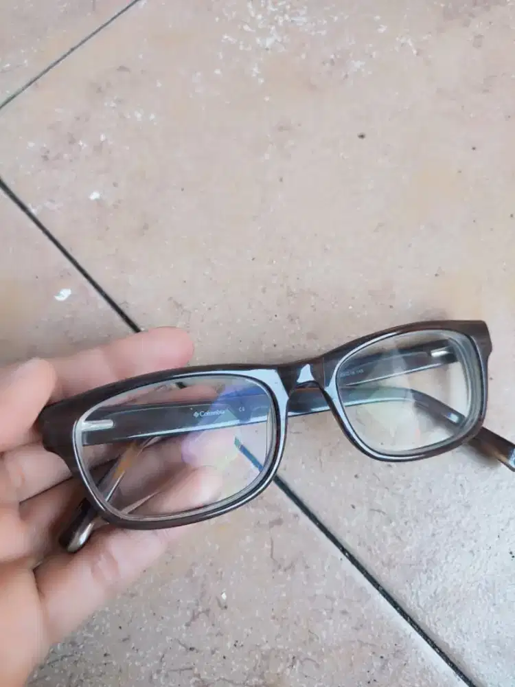 Frame kacamata Columbia