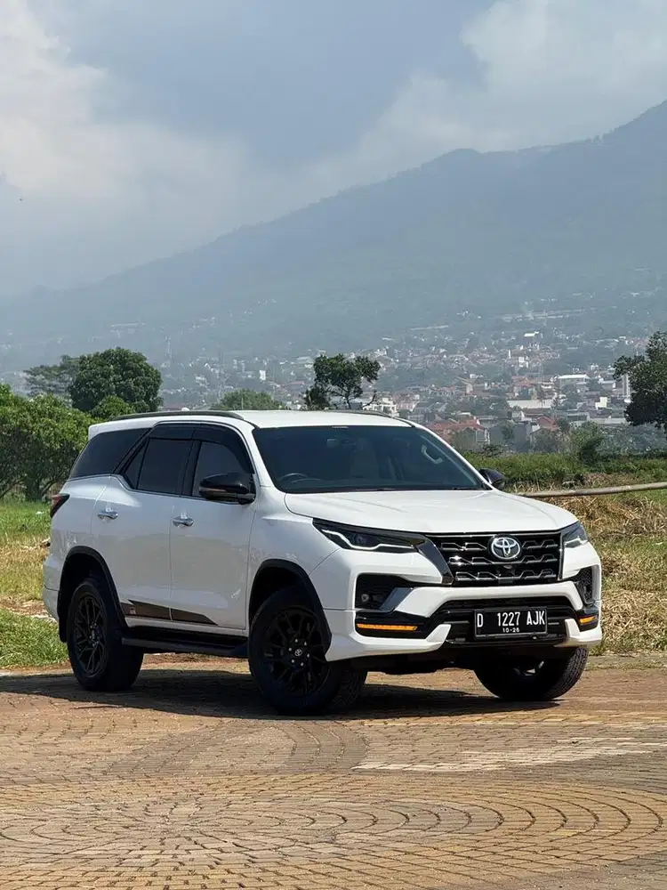 Fortuner GR 2.4 2021 Km Low