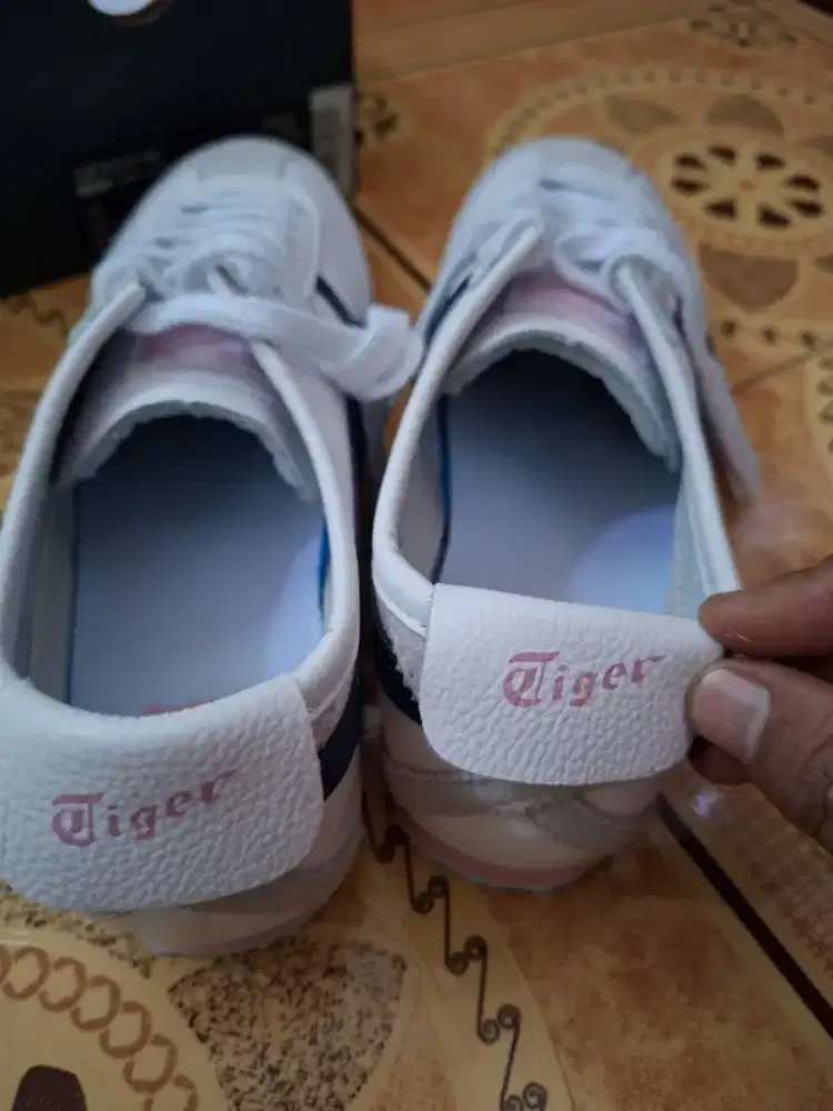 sepatu onitsuka Tiger